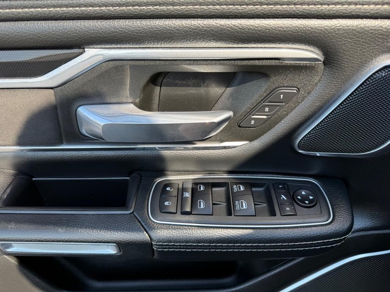 Ram 1500 Vehicle Image 24
