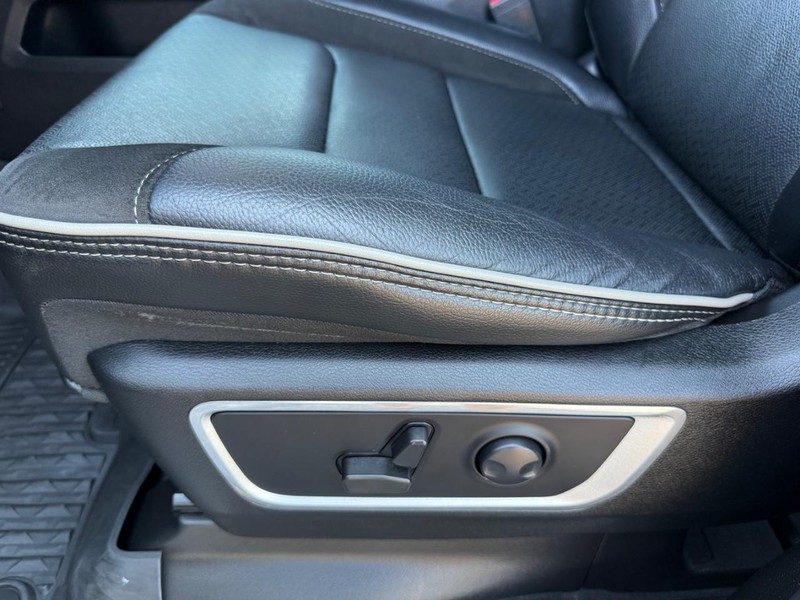 Ram 1500 Vehicle Image 25
