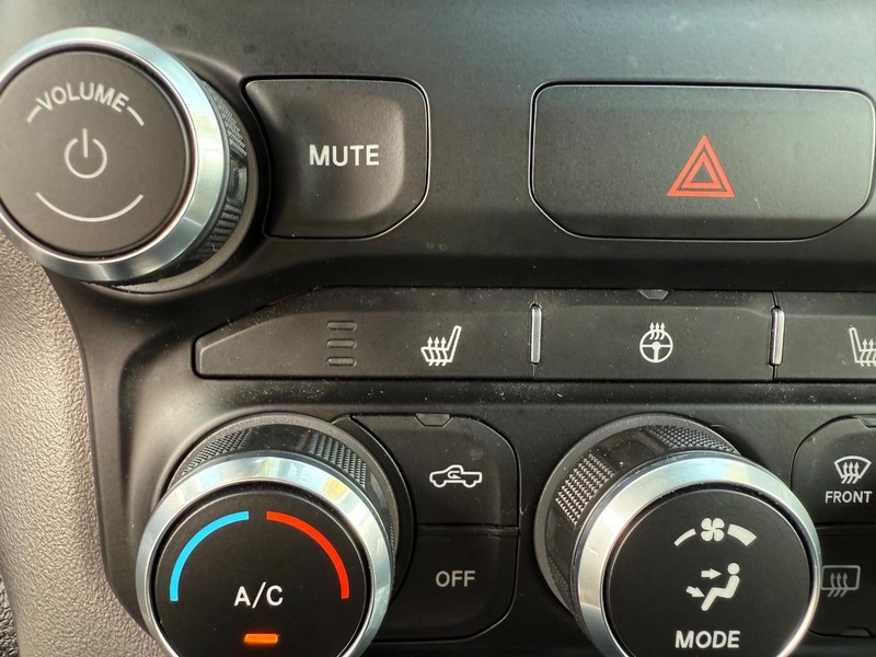 Ram 1500 Vehicle Image 16