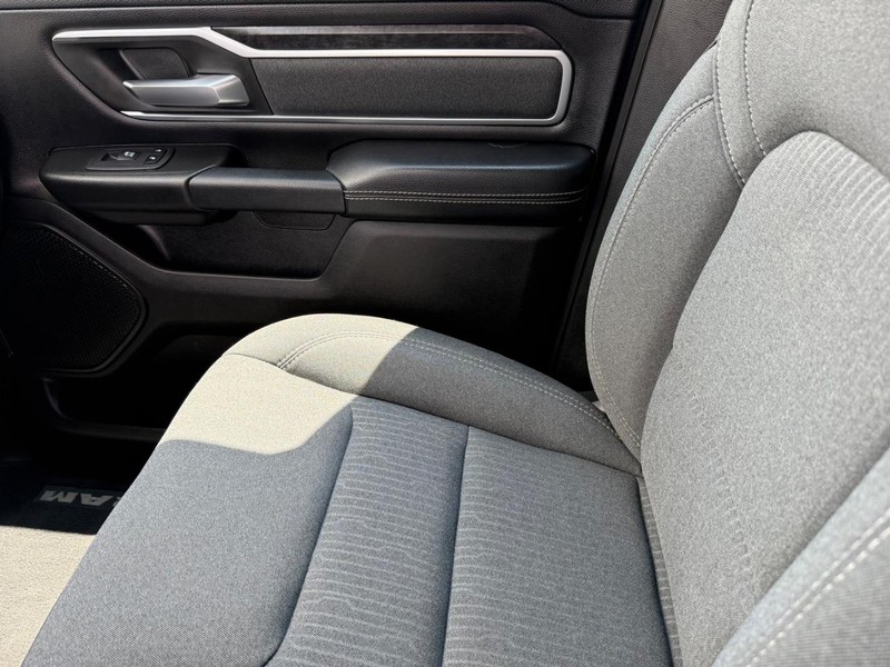 Ram 1500 Vehicle Image 21