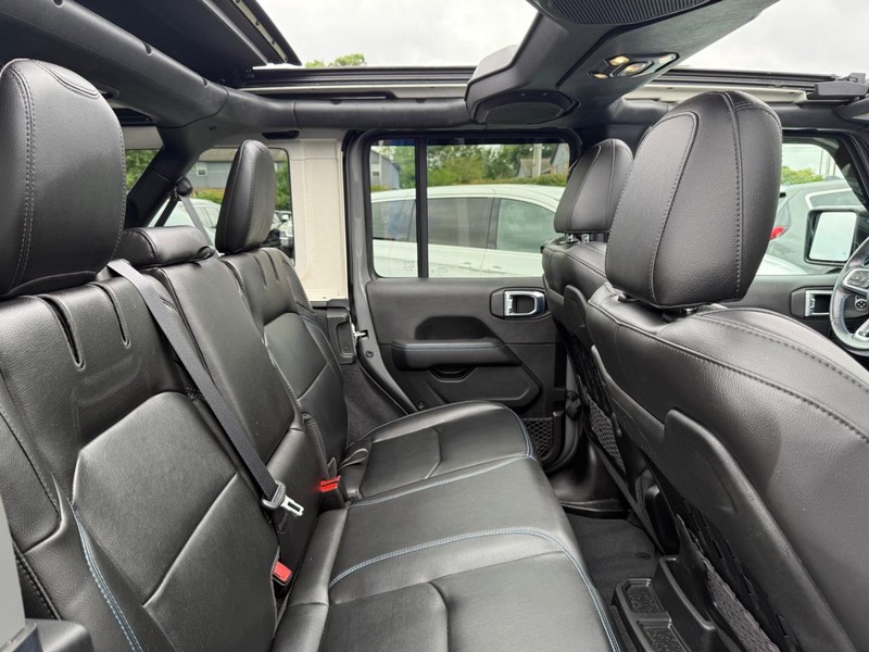 Jeep Wrangler 4xe Vehicle Image 10