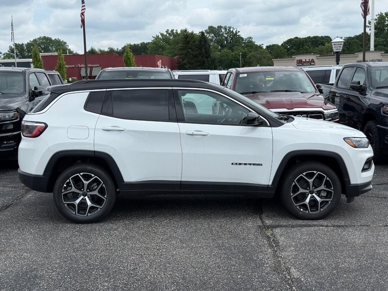 Jeep Compass Vehicle Image 02