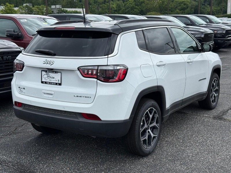 Jeep Compass Vehicle Image 03