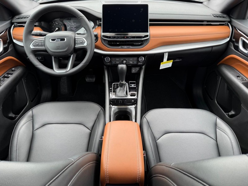 Jeep Compass Vehicle Image 05