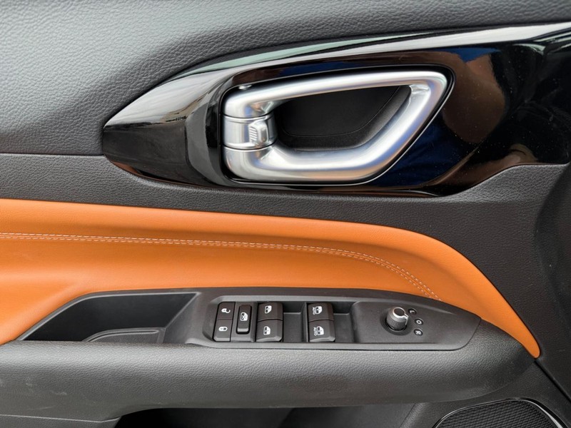 Jeep Compass Vehicle Image 17
