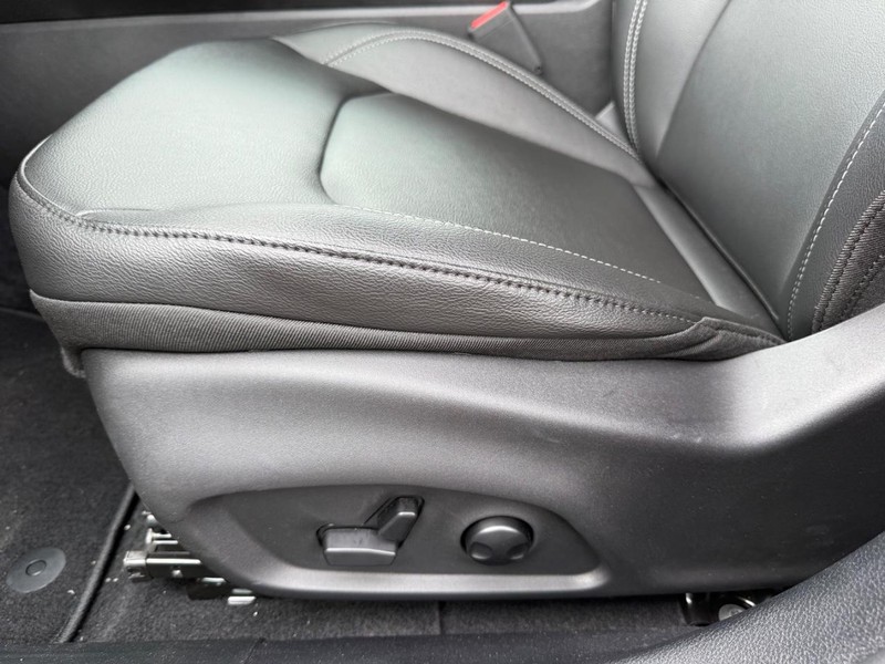 Jeep Compass Vehicle Image 18