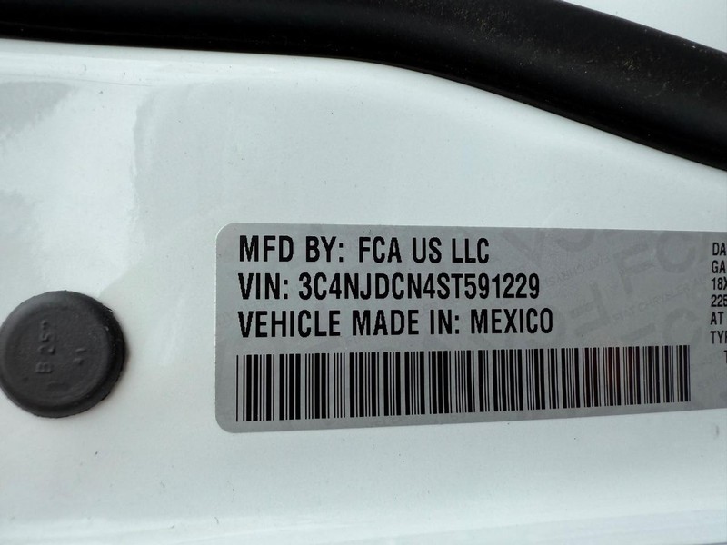 Jeep Compass Vehicle Image 19