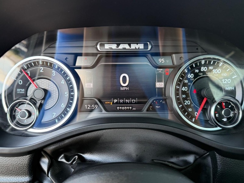 Ram 1500 Vehicle Image 21