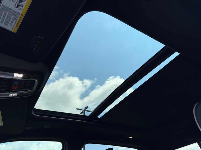 Ram 1500 Vehicle Image 25