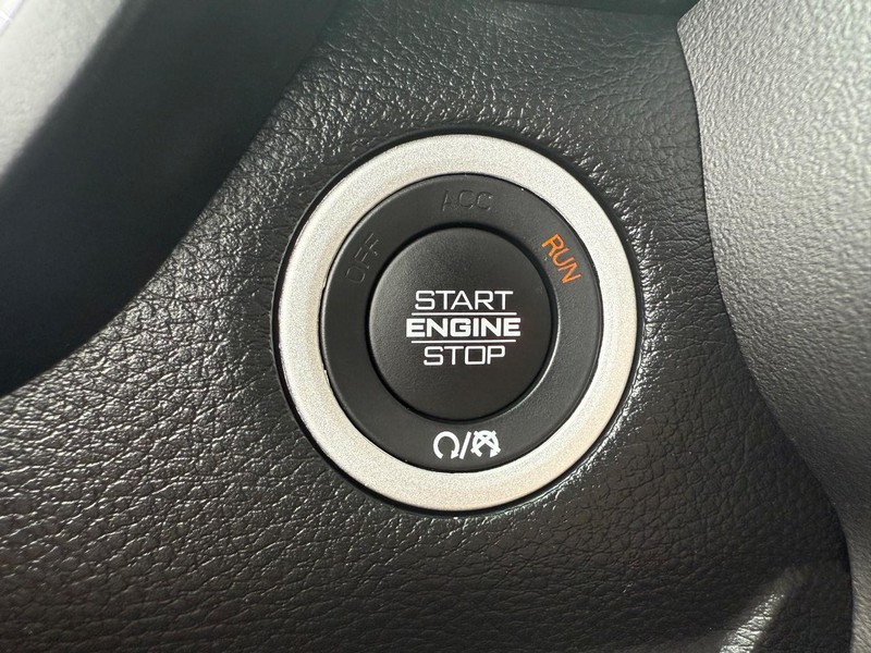 Ram 1500 Vehicle Image 16