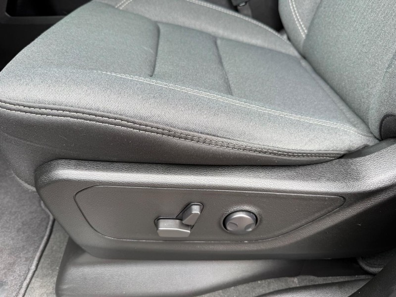 Ram 1500 Vehicle Image 25