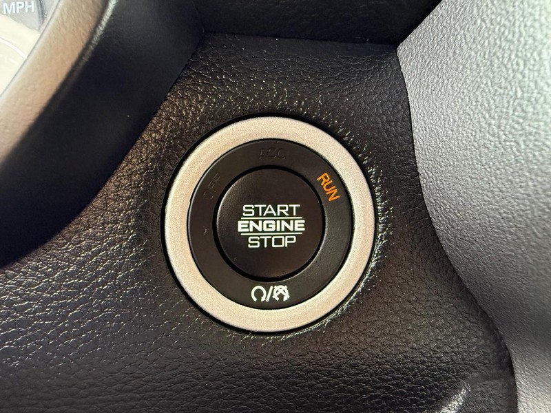 Ram 1500 Vehicle Image 16