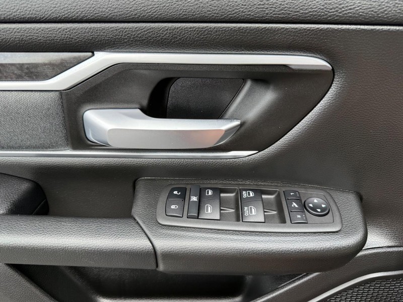 Ram 1500 Vehicle Image 24