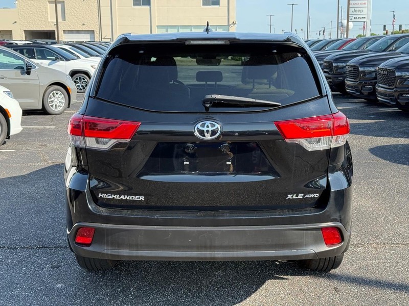 Toyota Highlander Vehicle Image 04