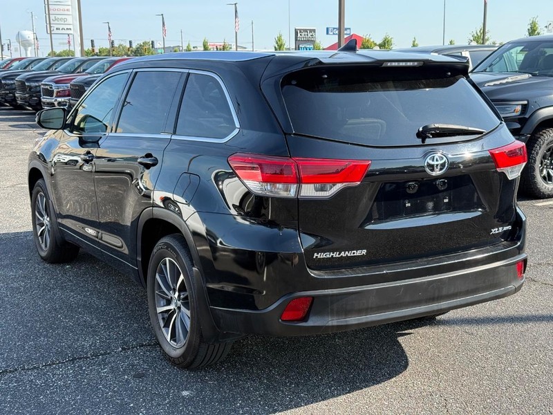 Toyota Highlander Vehicle Image 05