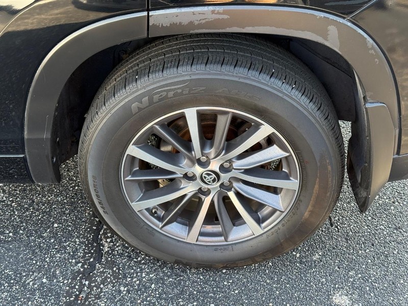 Toyota Highlander Vehicle Image 06