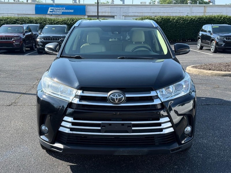Toyota Highlander Vehicle Image 10