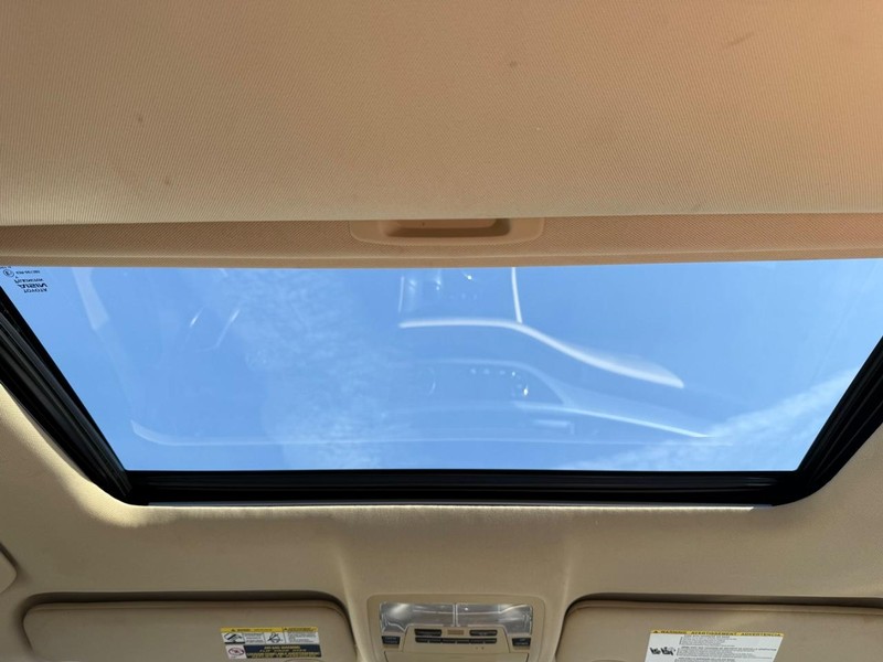 Toyota Highlander Vehicle Image 12