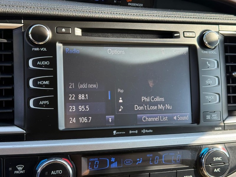 Toyota Highlander Vehicle Image 19