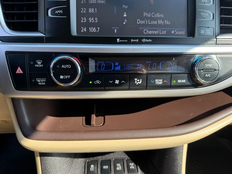 Toyota Highlander Vehicle Image 21