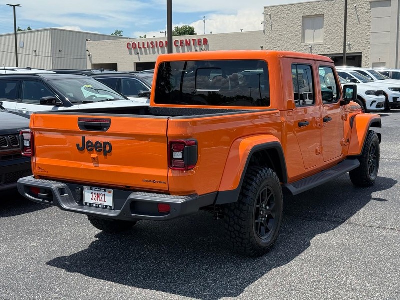 Jeep Gladiator Vehicle Image 03