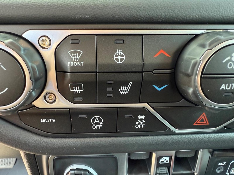 Jeep Gladiator Vehicle Image 10