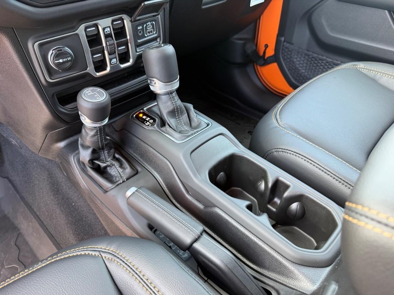 Jeep Gladiator Vehicle Image 14