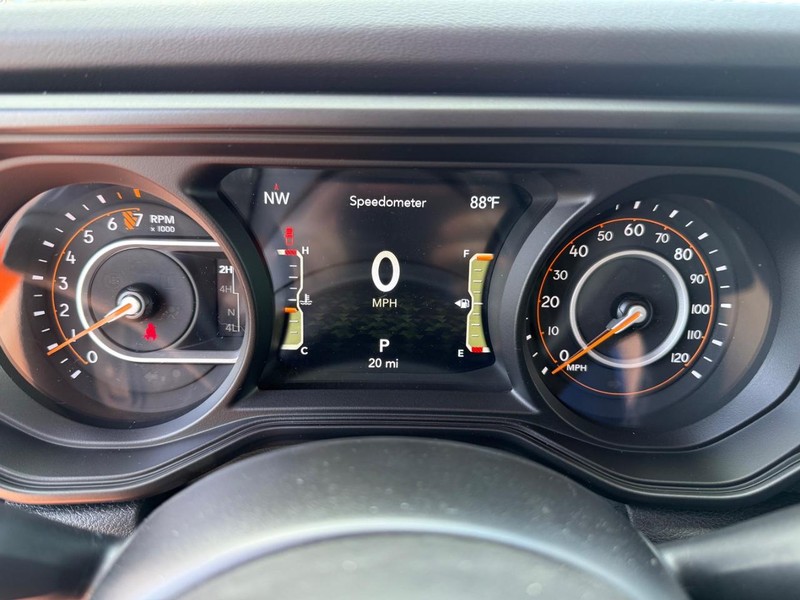 Jeep Gladiator Vehicle Image 16