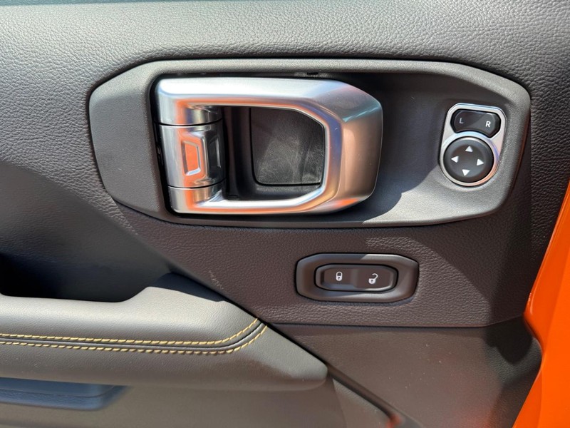 Jeep Gladiator Vehicle Image 18