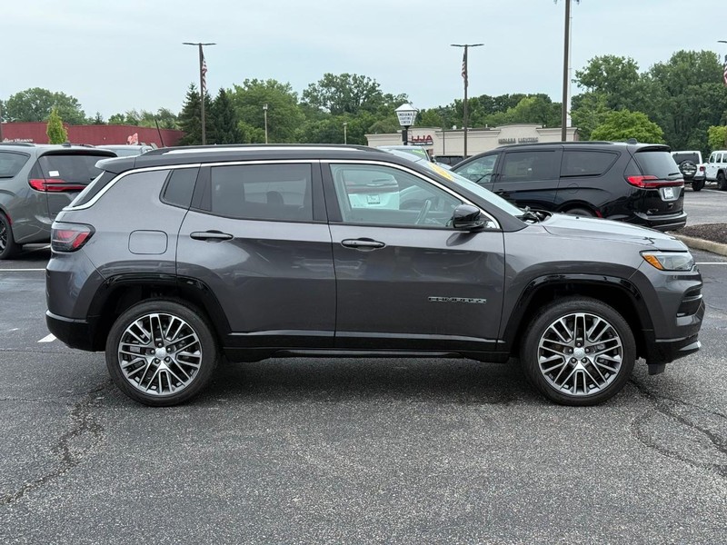Jeep Compass Vehicle Image 02