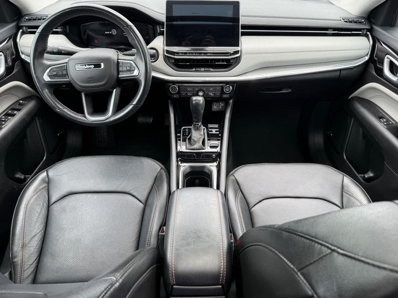 Jeep Compass Vehicle Image 13