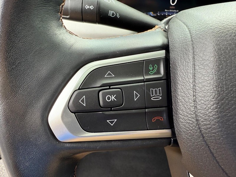 Jeep Compass Vehicle Image 15
