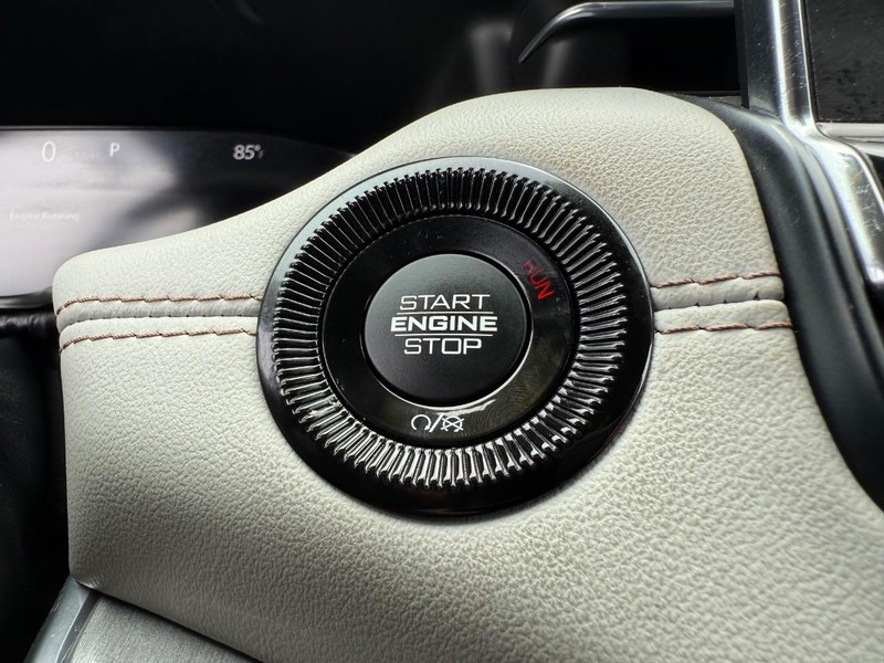 Jeep Compass Vehicle Image 17