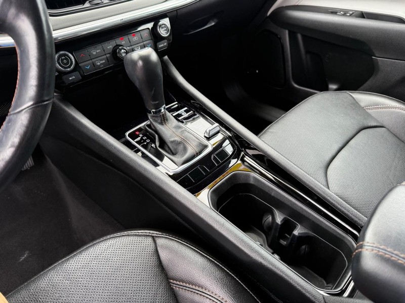 Jeep Compass Vehicle Image 21