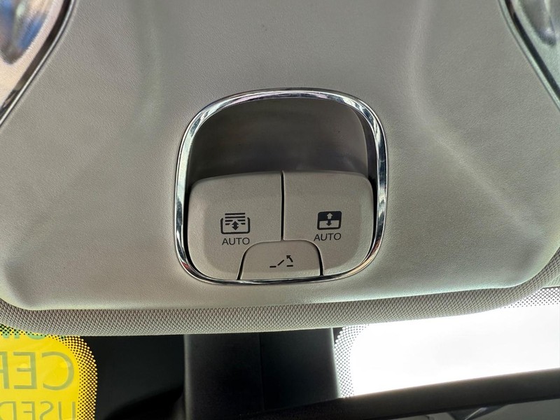 Jeep Compass Vehicle Image 23