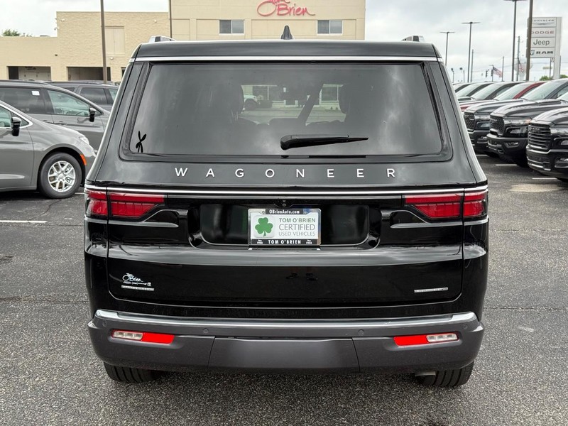 Jeep Wagoneer Vehicle Image 04
