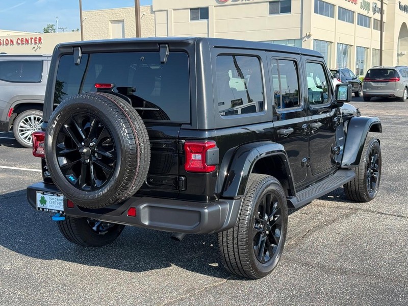 Jeep Wrangler 4xe Vehicle Image 03