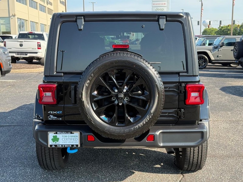 Jeep Wrangler 4xe Vehicle Image 04