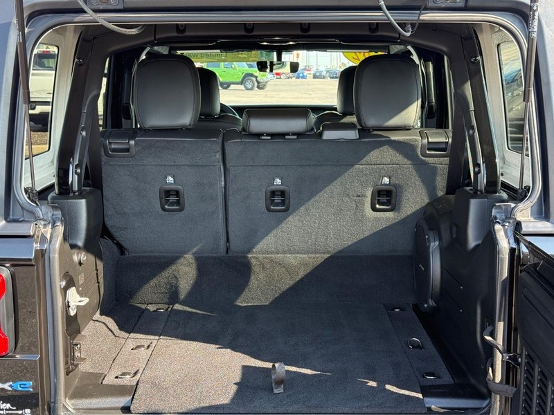 Jeep Wrangler 4xe Vehicle Image 07