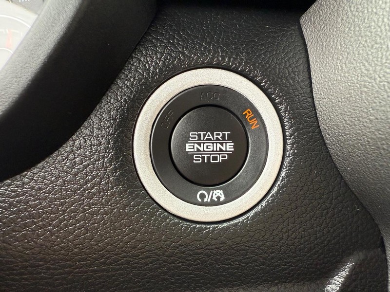 Ram 1500 Vehicle Image 16