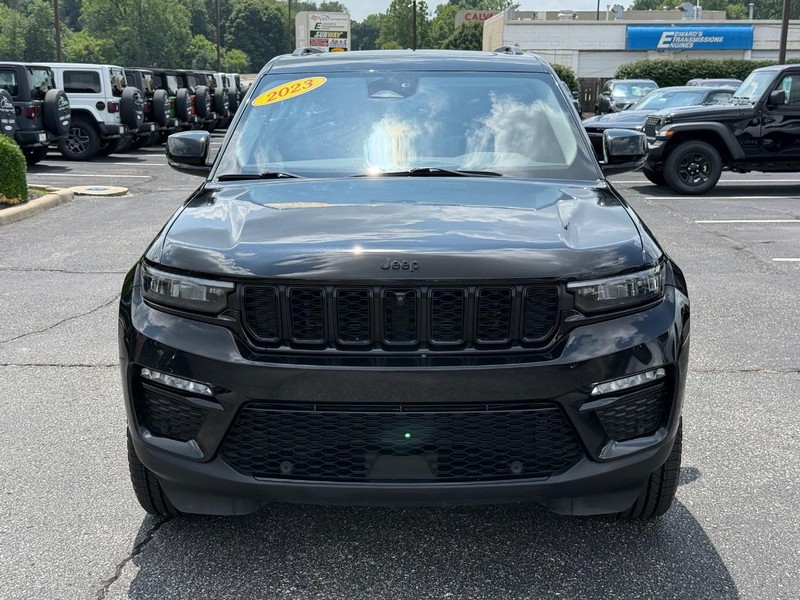 Jeep Grand Cherokee Vehicle Image 10