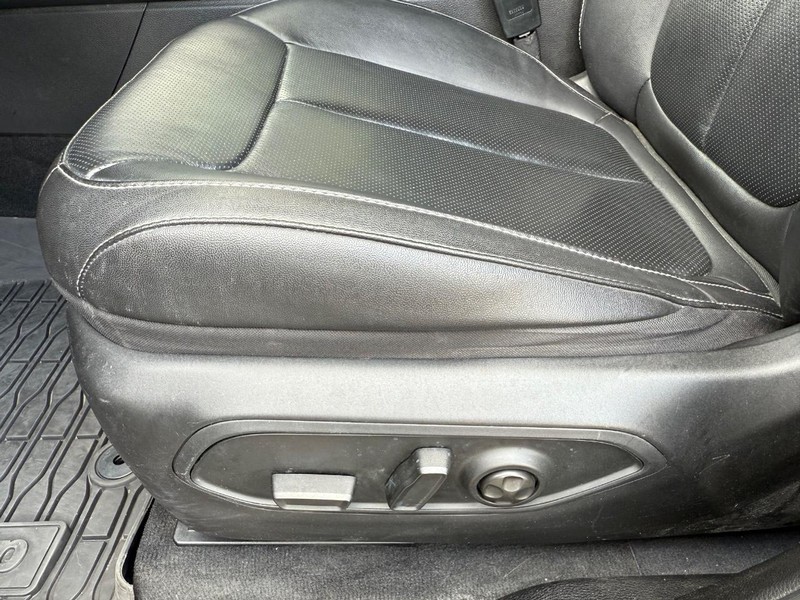 Jeep Grand Cherokee Vehicle Image 28