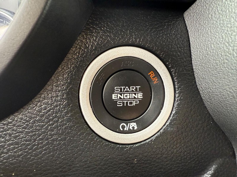 Ram 1500 Vehicle Image 16