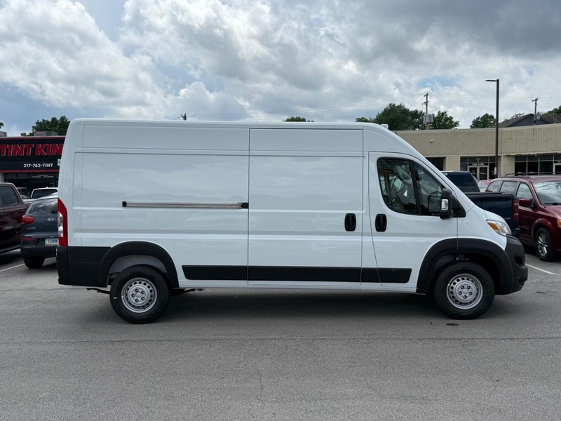 Ram ProMaster Cargo Van Vehicle Image 02