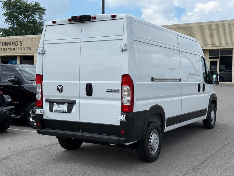Ram ProMaster Cargo Van Vehicle Image 03