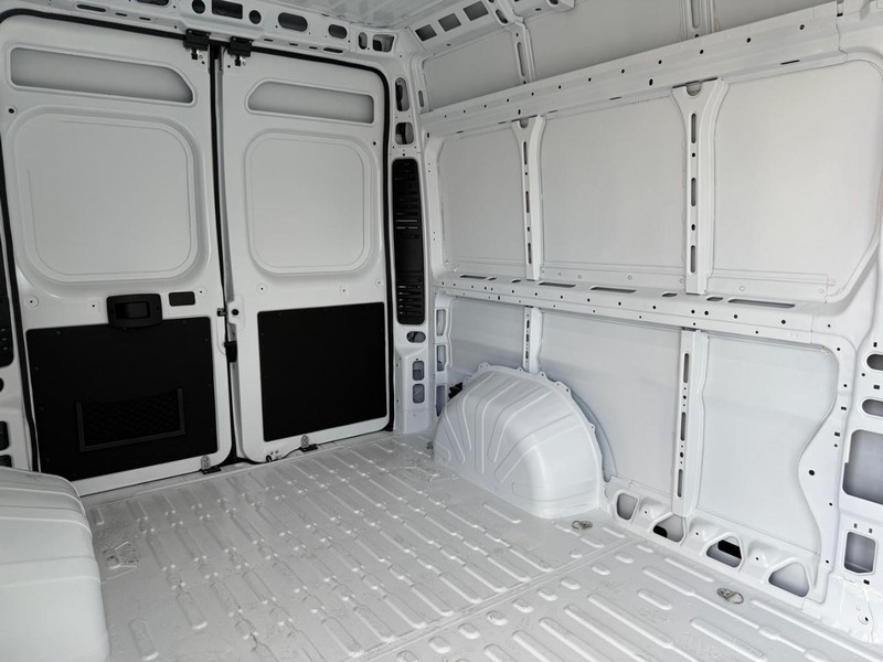 Ram ProMaster Cargo Van Vehicle Image 05