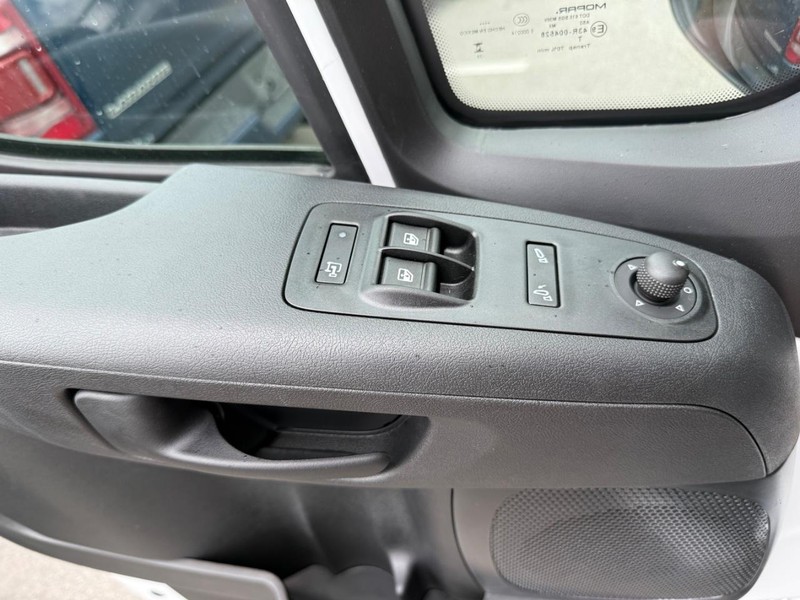 Ram ProMaster Cargo Van Vehicle Image 17
