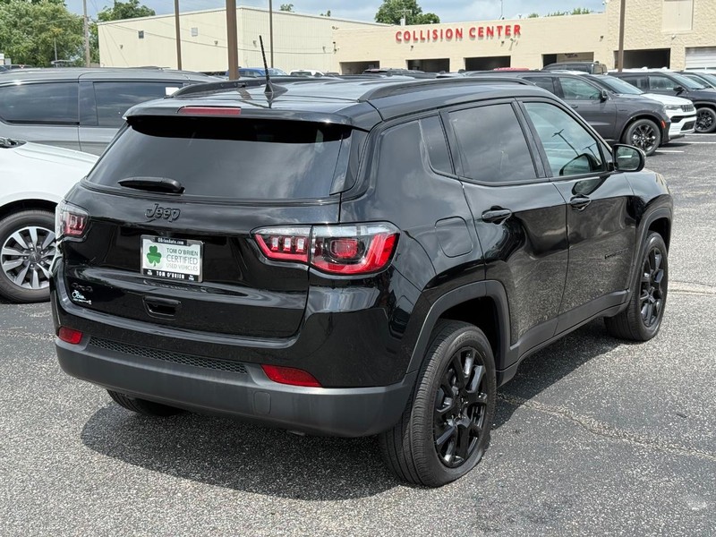 Jeep Compass Vehicle Image 03