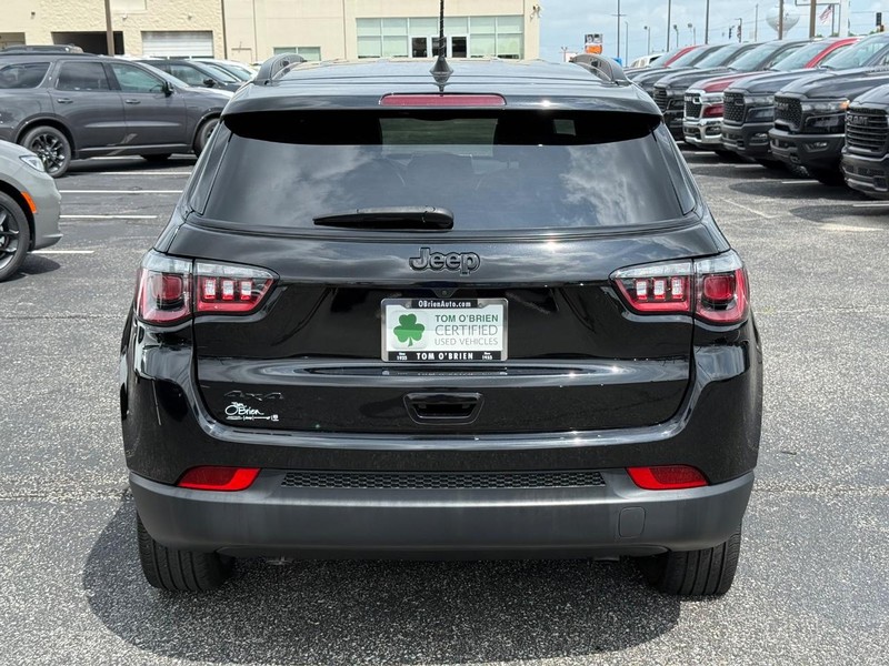 Jeep Compass Vehicle Image 04