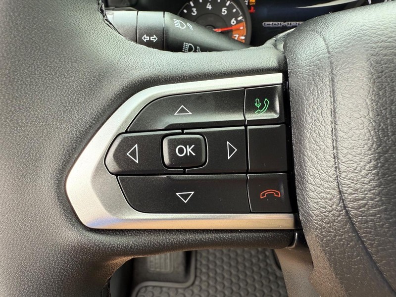 Jeep Compass Vehicle Image 14